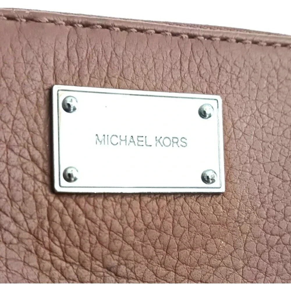 Michael Kors Brown Pebbled Leather 4X5 Zip Around Wallet Silver Leather Lining